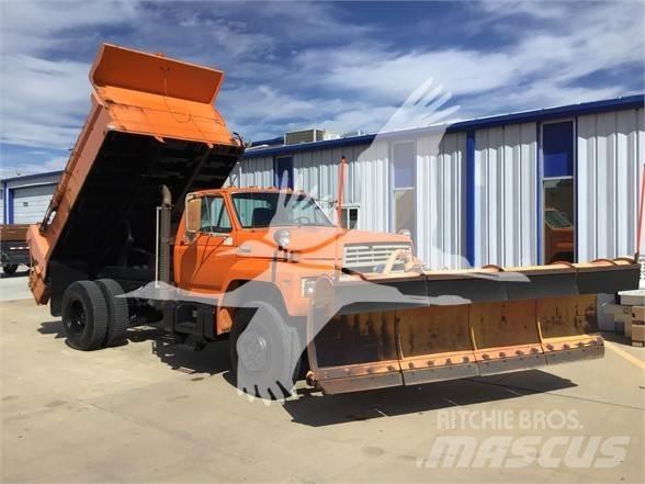 Ford F800 Homok és Sószórók