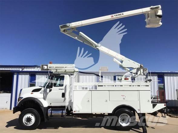 Hi-Ranger SC42 Teherautóra szerelt emelők és állványok