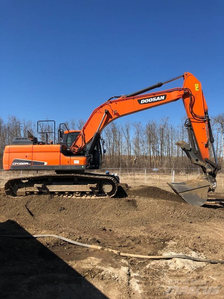 Develon DX225LC-5 Lánctalpas kotrók