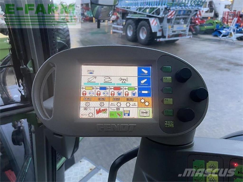 Fendt 820 vario Traktorok