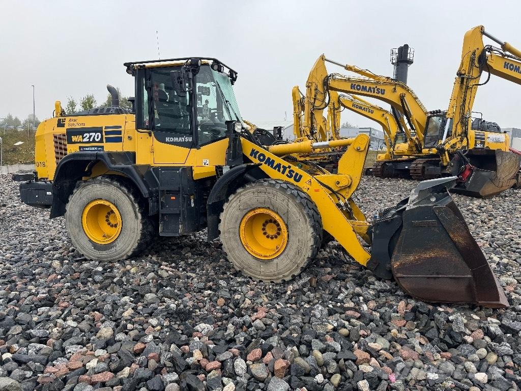 Komatsu WA 270-8 Gumikerekes homlokrakodók