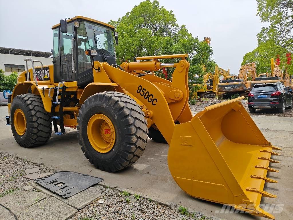 CAT 950 GC Gumikerekes homlokrakodók
