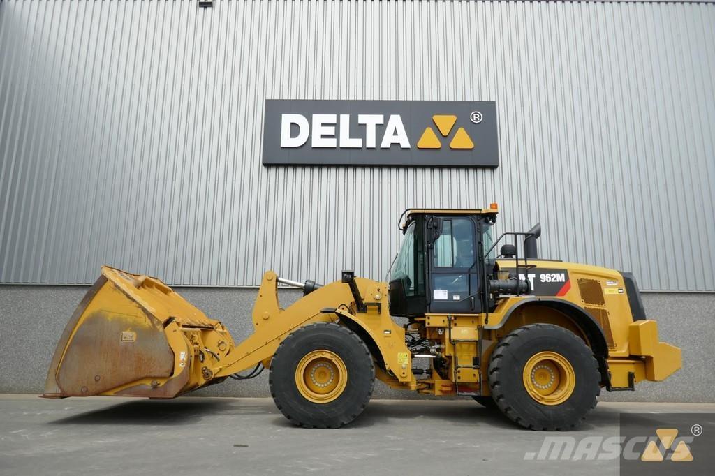 CAT 962M Gumikerekes homlokrakodók