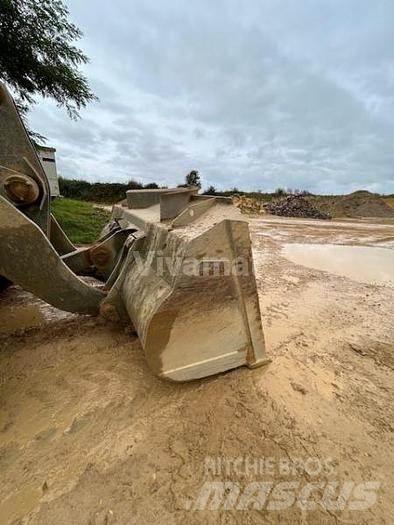Doosan DL450 Gumikerekes homlokrakodók