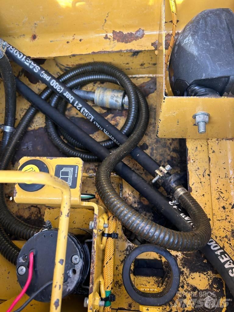 CAT 313 F LGC Lánctalpas kotrók