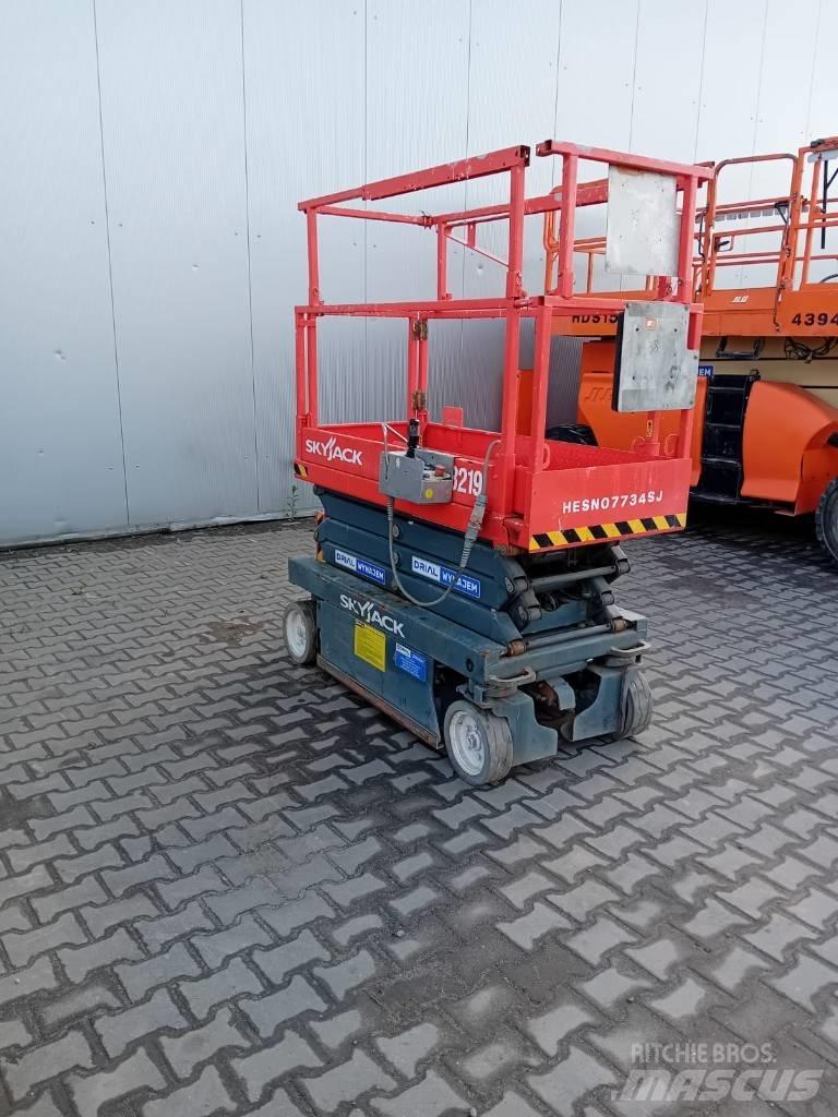 SkyJack 3219 Ollós emelők
