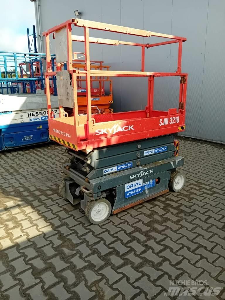 SkyJack 3219 Ollós emelők