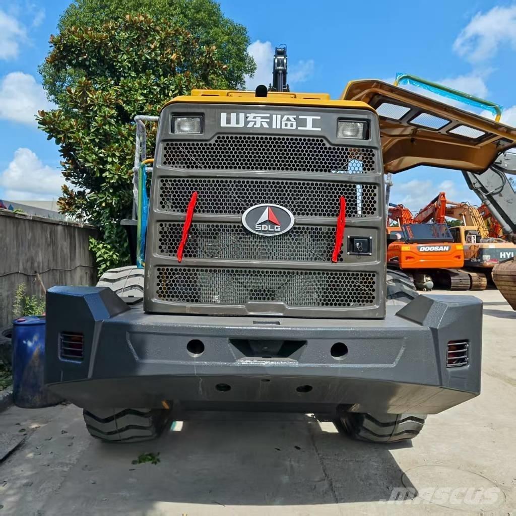 SDLG LG 958 F Gumikerekes homlokrakodók