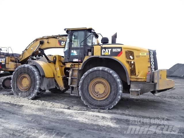CAT 982 M Gumikerekes homlokrakodók