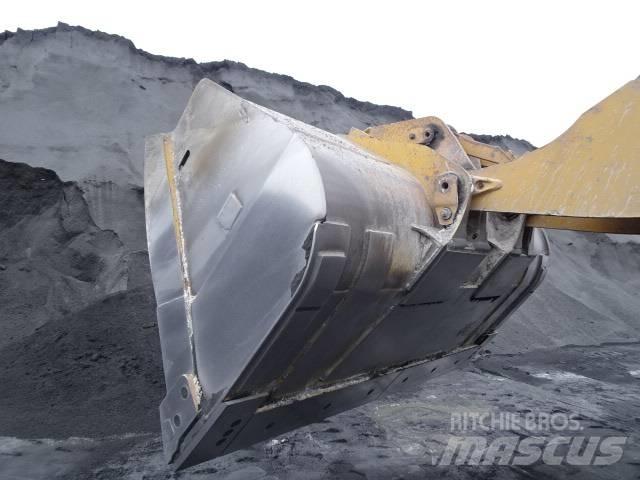 CAT 982 M Gumikerekes homlokrakodók