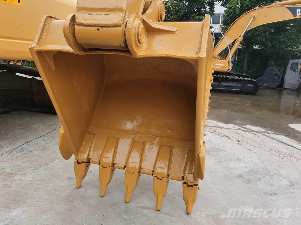 CAT 330 D Lánctalpas kotrók