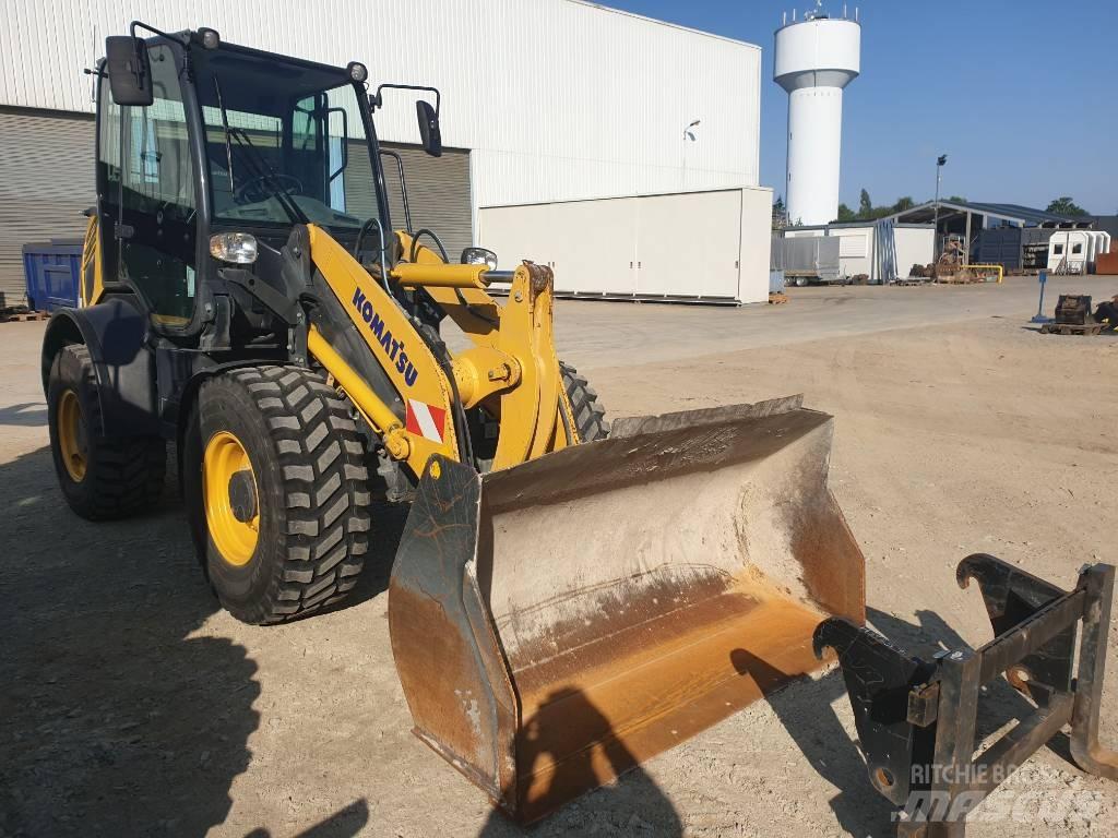 Komatsu WA80M-8E0 Gumikerekes homlokrakodók