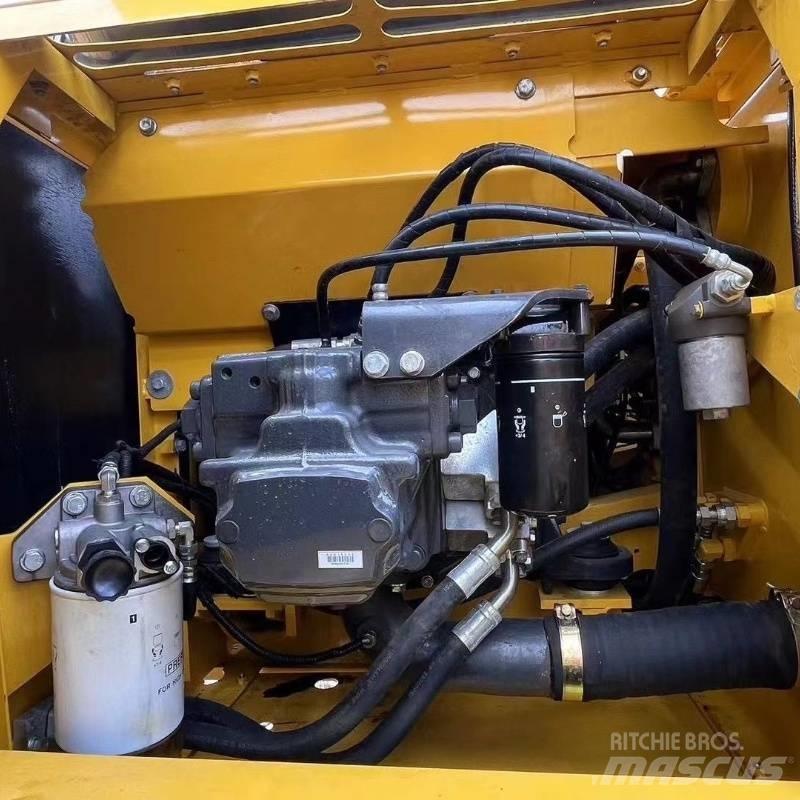 Komatsu PC 220 Lánctalpas kotrók