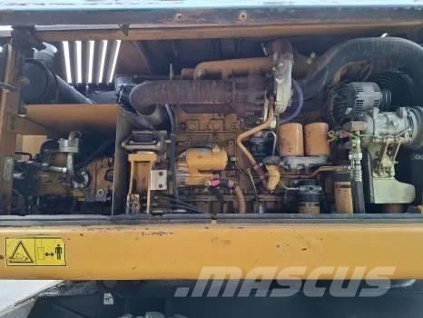 CAT M 316 C Gumikerekes kotrók