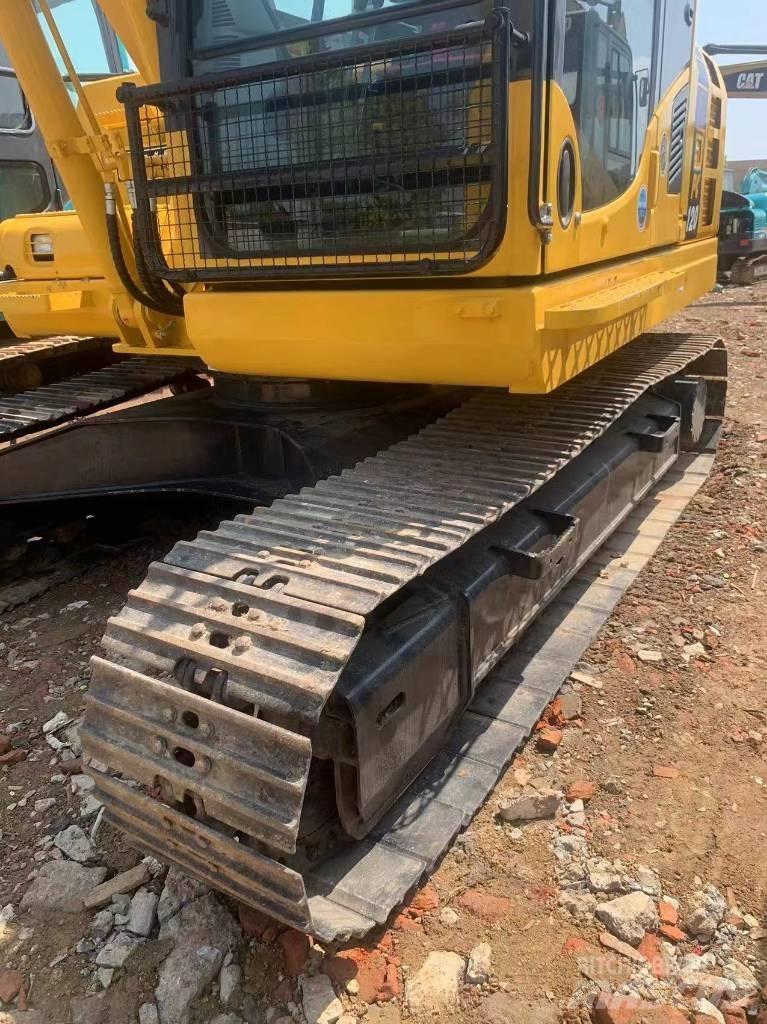 Komatsu PC 120-8 Közepes (midi) kotrók 7 t - 12 t
