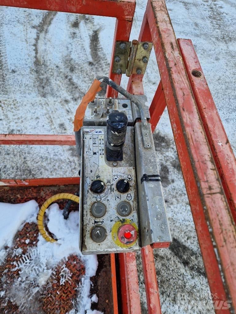 SkyJack SJ 6832 RT Ollós emelők