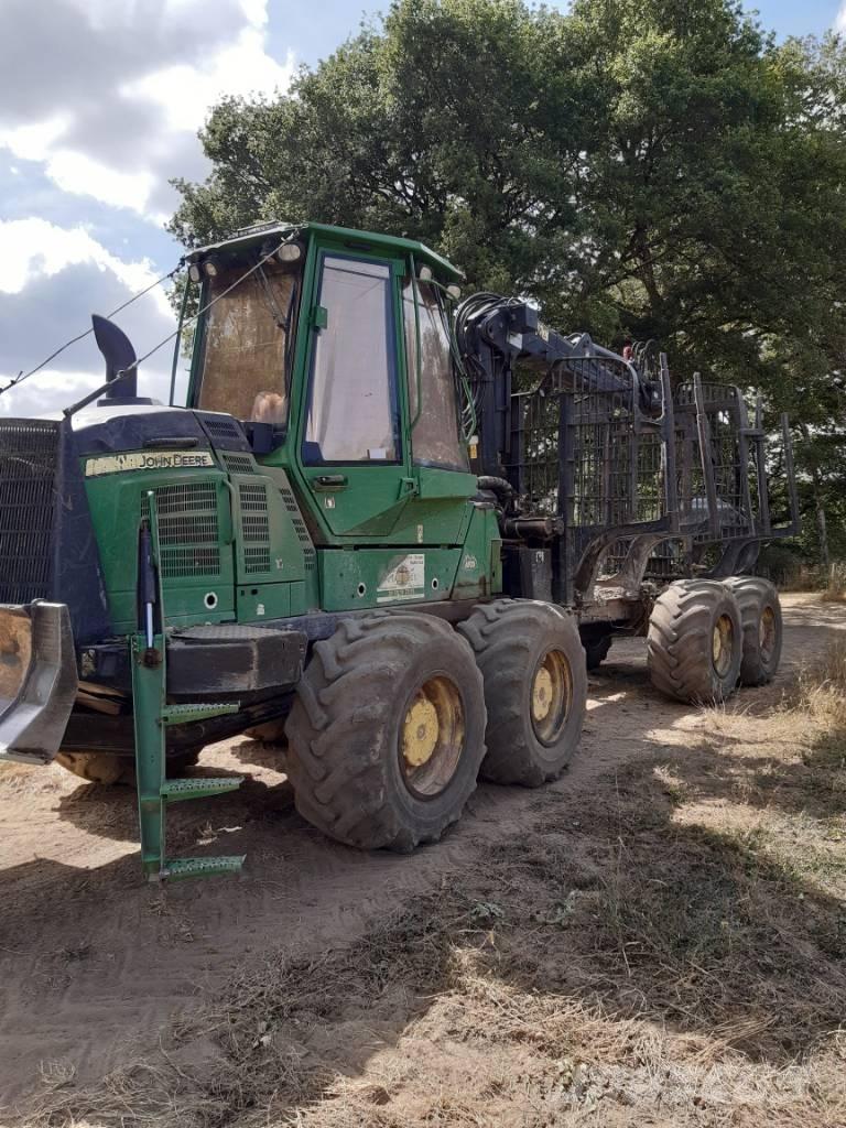 John Deere 1210 G Kihordók