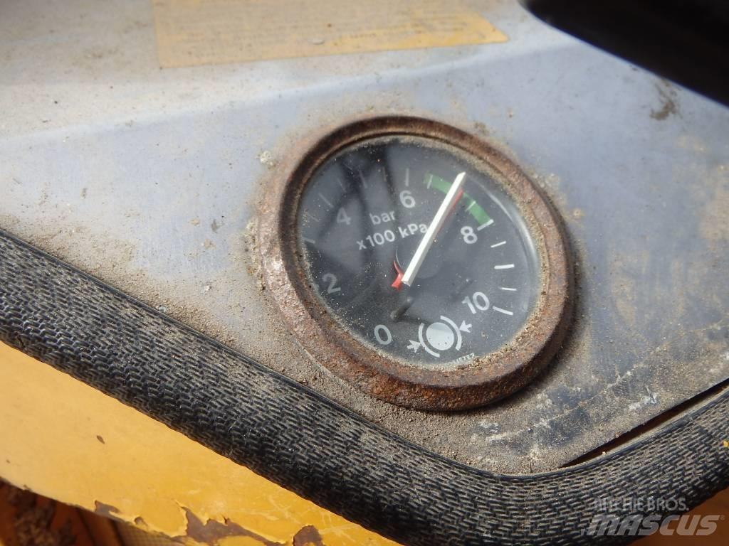 Volvo BM 4300 4x4 Gumikerekes homlokrakodók
