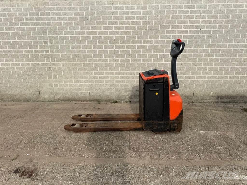 BT SWE200D Gyalogkíséretű targonca