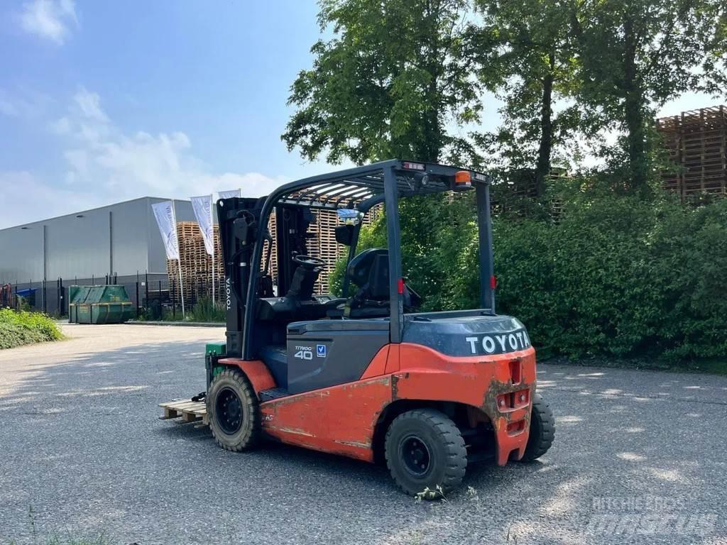Toyota 8FBMT40 Elektromos targoncák