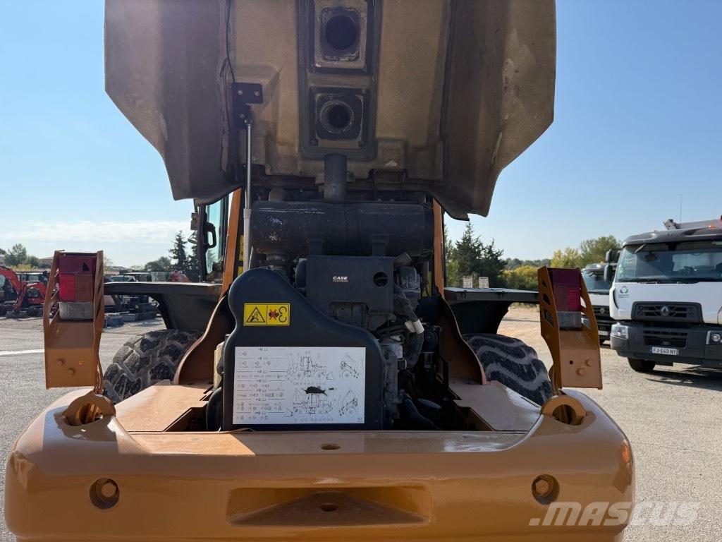 CASE 721 E Gumikerekes homlokrakodók