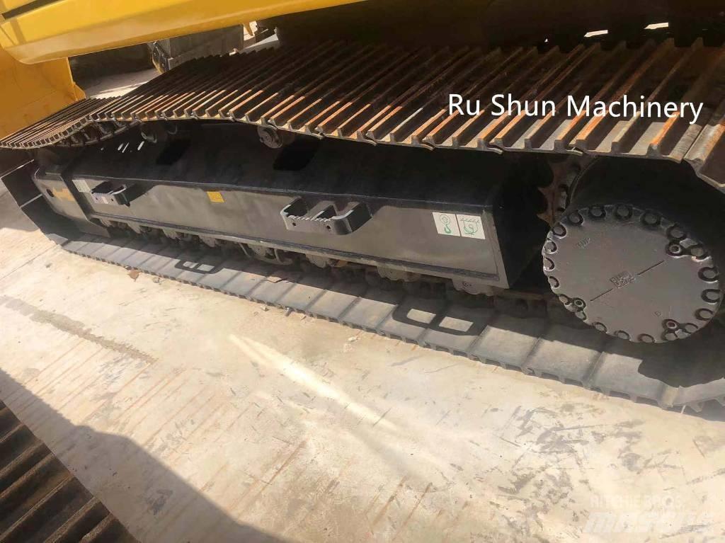 Komatsu PC 220-8 Lánctalpas kotrók