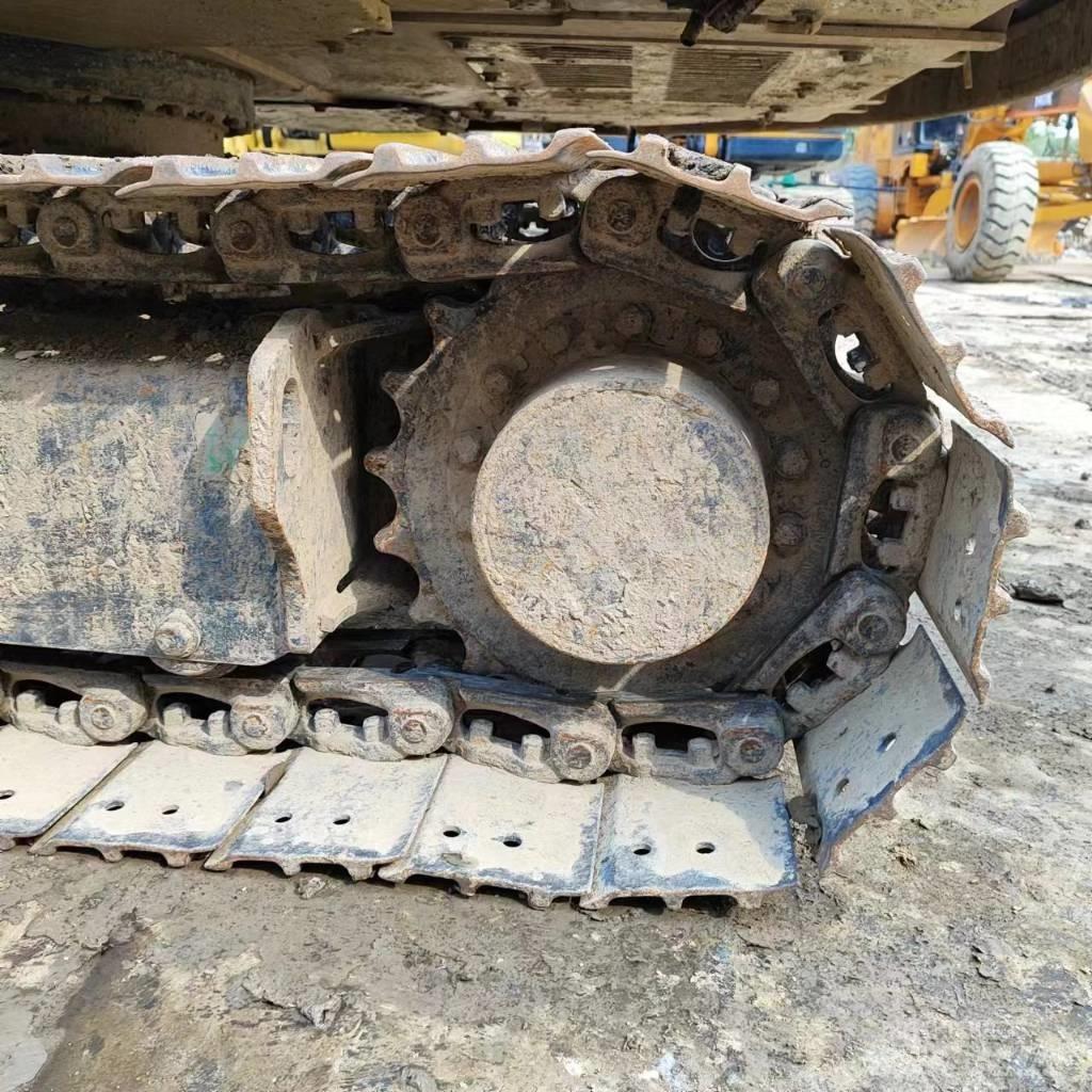CAT 306 Mini kotrók < 7t