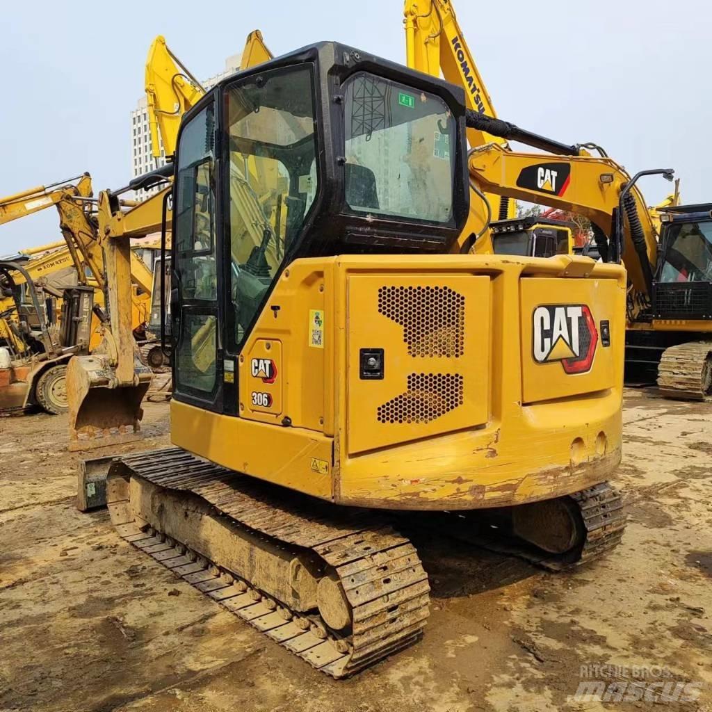 CAT 306 Mini kotrók < 7t