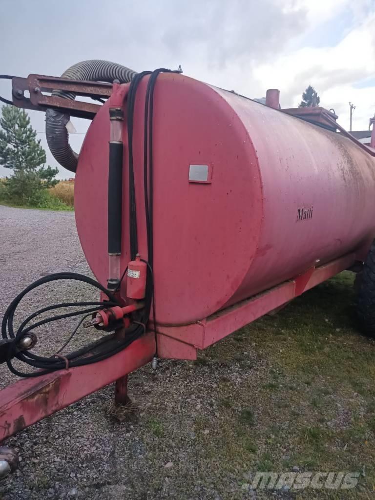 Matti 8000 Poranyag tartályos
