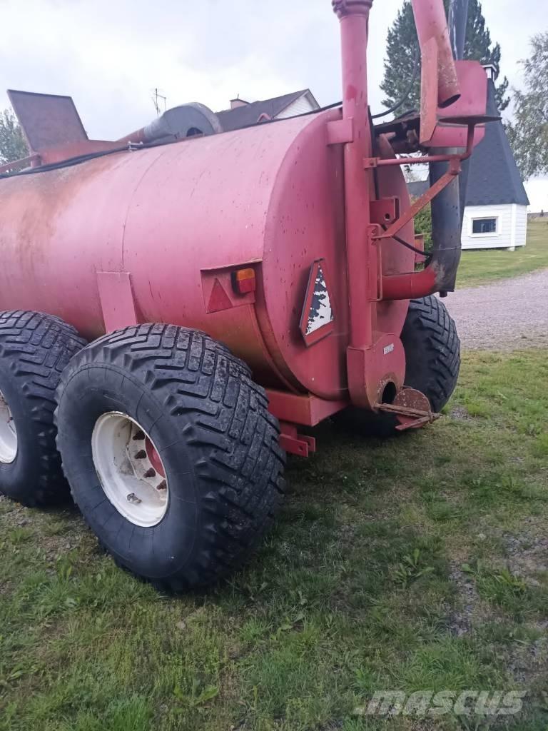 Matti 8000 Poranyag tartályos