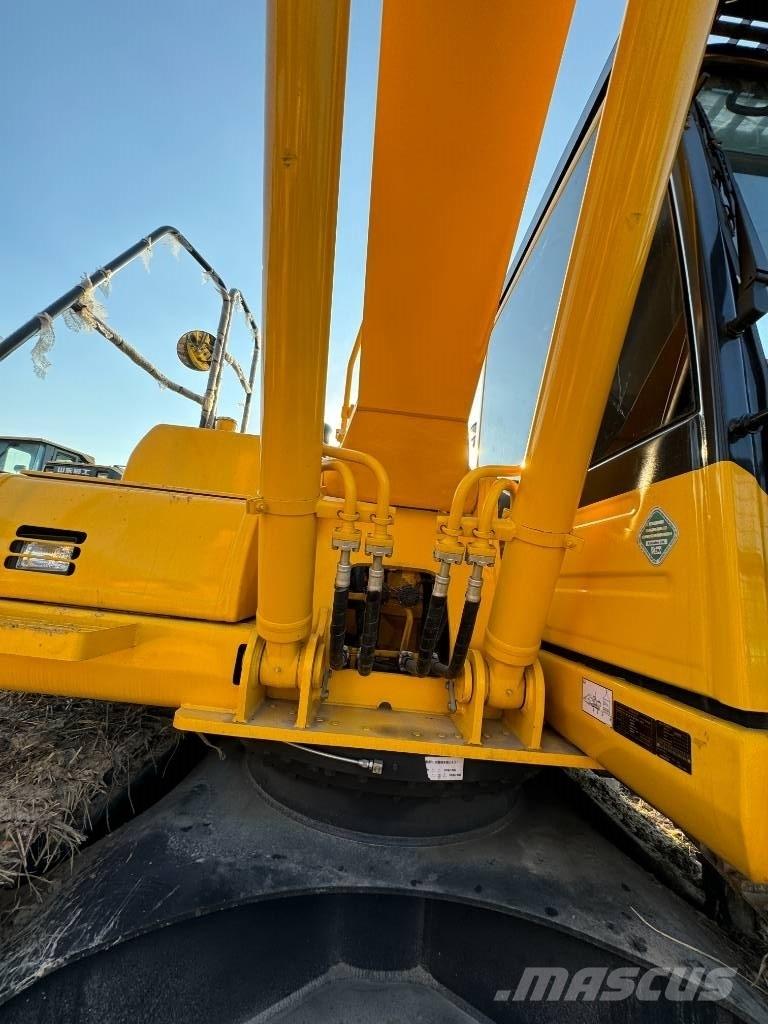 Komatsu PC 210 Lánctalpas kotrók