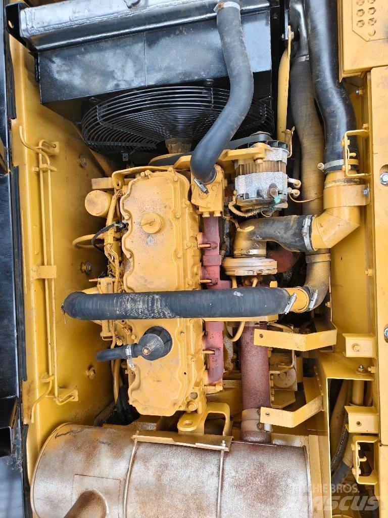 CAT 325 C Lánctalpas kotrók
