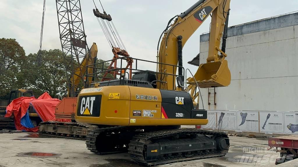 CAT 326D2 Lánctalpas kotrók