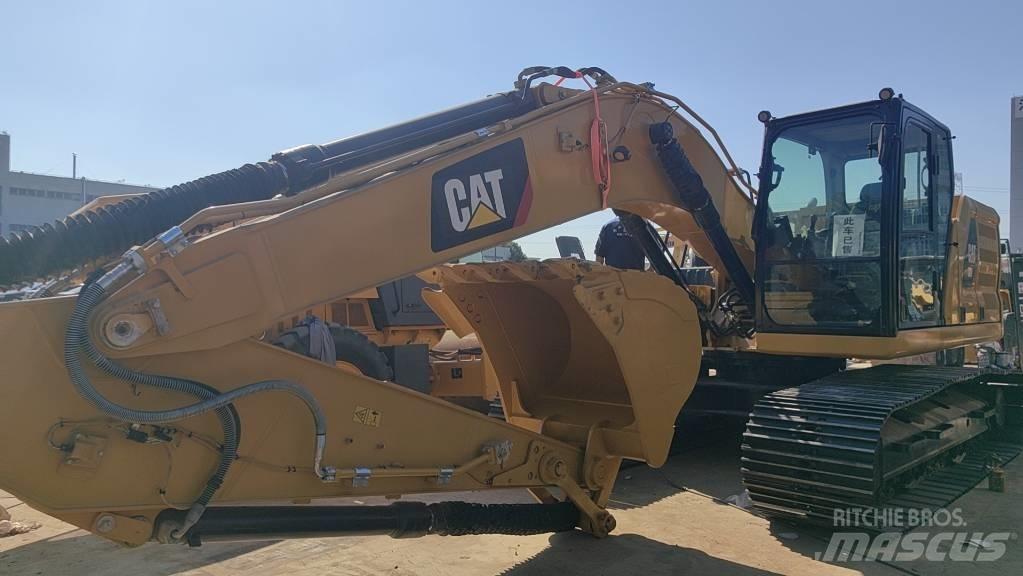 CAT 2018 CAT 320 Gumikerekes kotrók