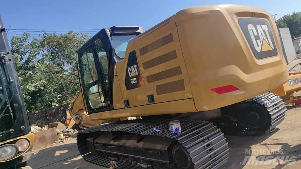 CAT 2018 CAT 320 Gumikerekes kotrók