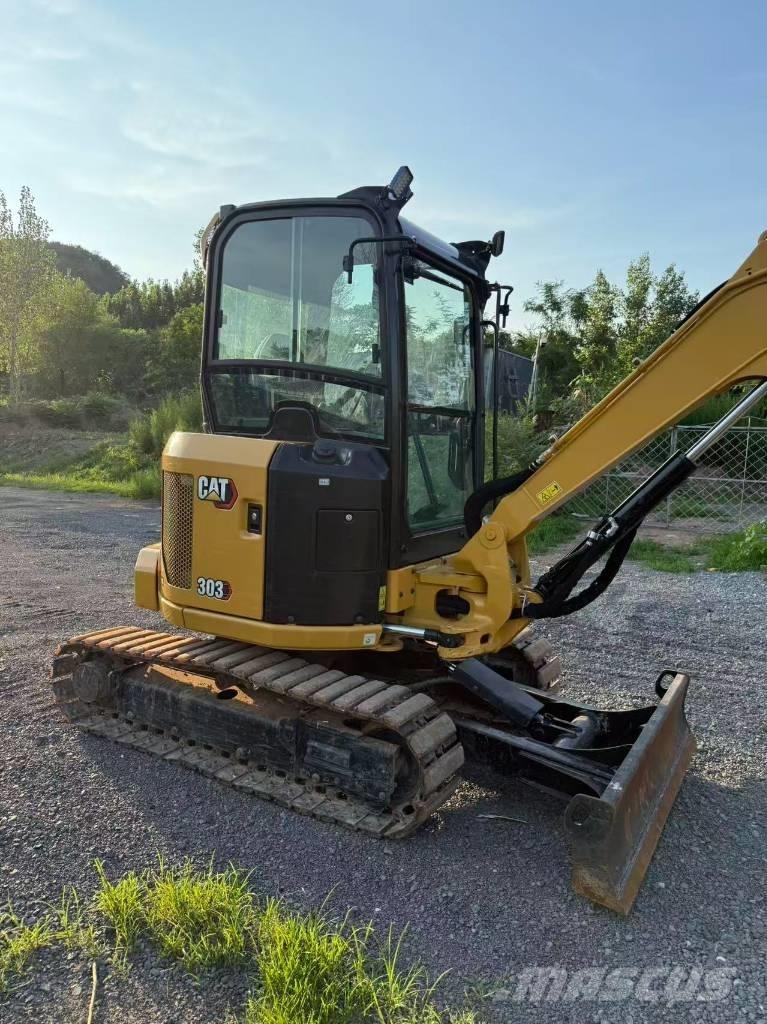 CAT 303 CR Mini kotrók < 7t