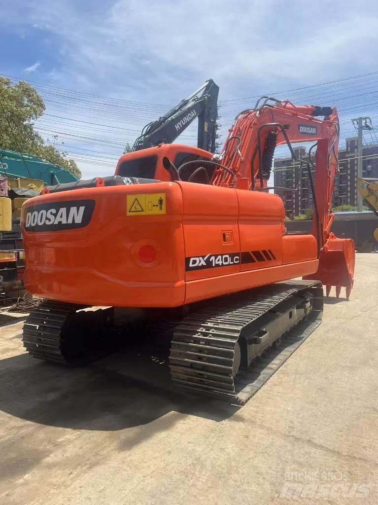 Doosan DX 140 LC Lánctalpas kotrók