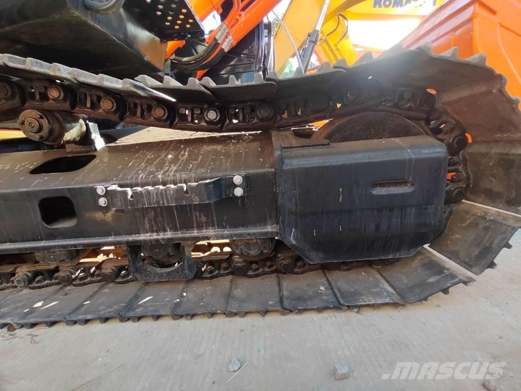 Hitachi ZX 200 Lánctalpas kotrók