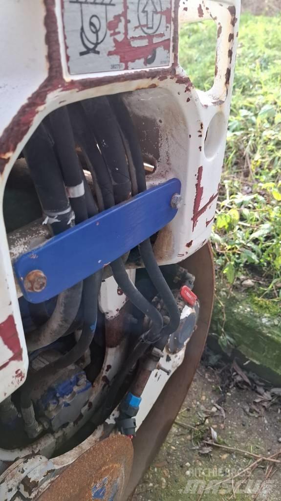 Dynapac CC1200 VI Ikerdobos hengerek
