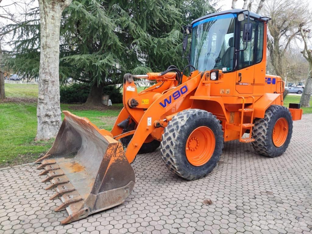 Fiat-Hitachi W90 Gumikerekes homlokrakodók