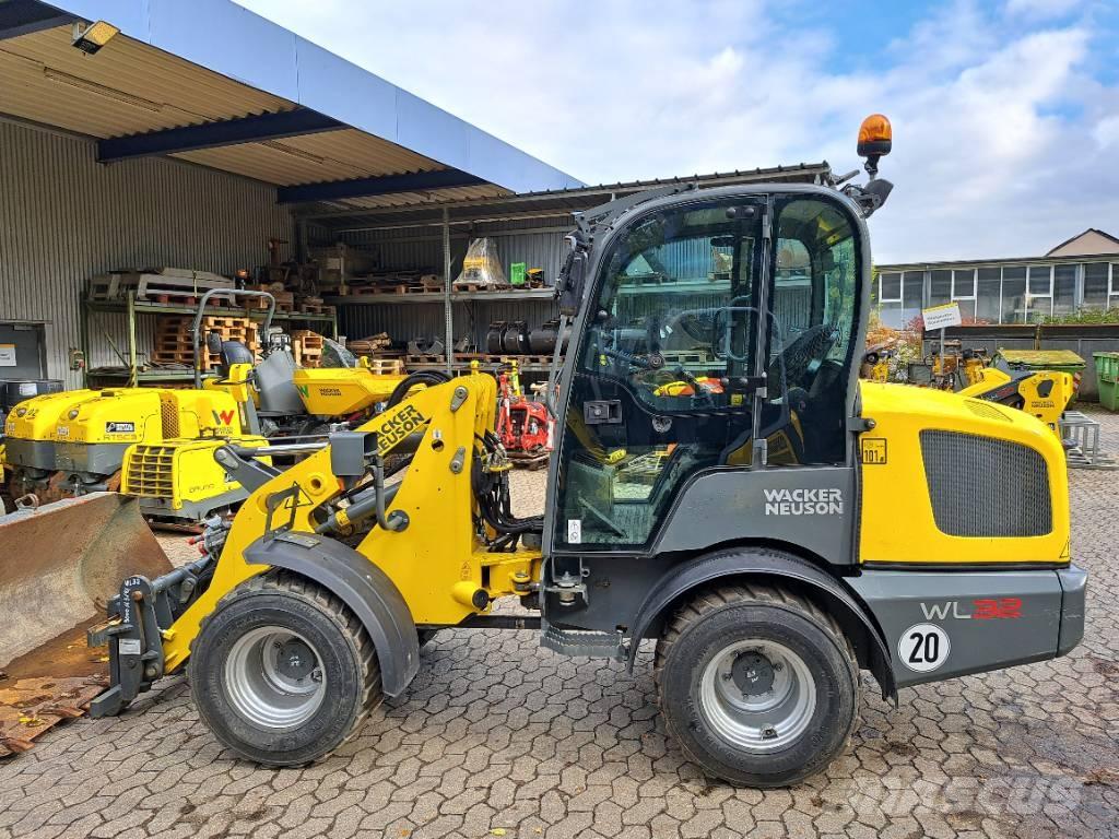 Wacker Neuson WL32 Gumikerekes homlokrakodók