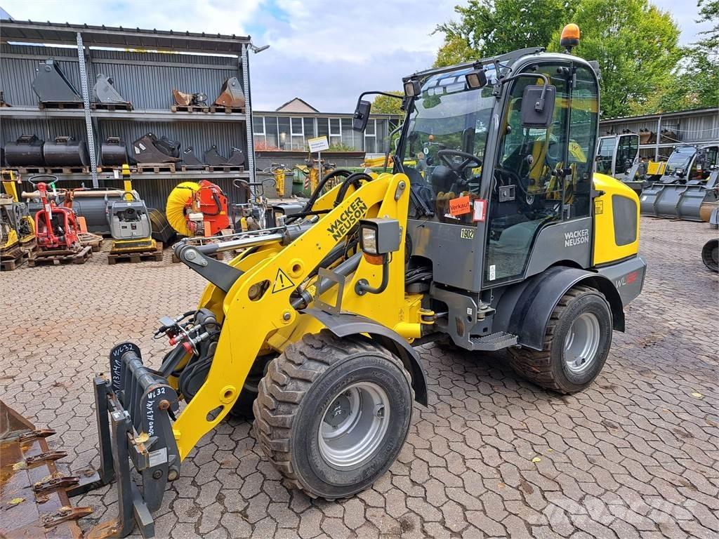 Wacker Neuson WL32 Gumikerekes homlokrakodók