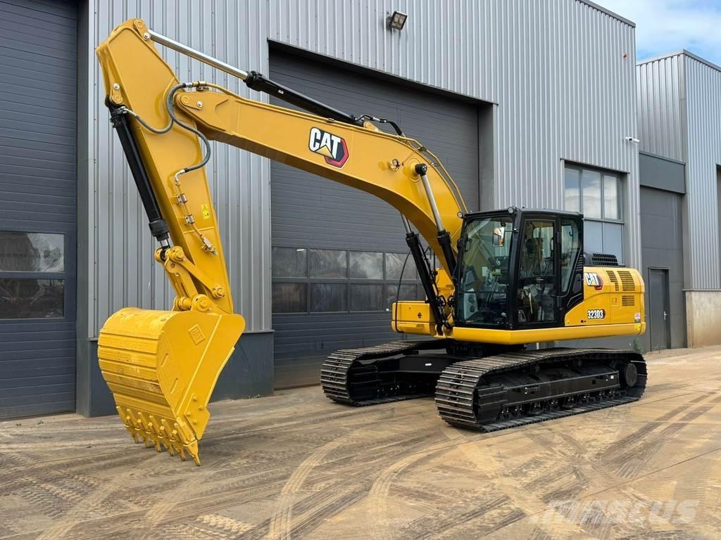 CAT 323D3 Lánctalpas kotrók