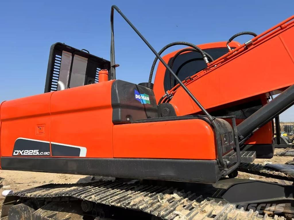 Doosan DX225LC-9C Lánctalpas kotrók
