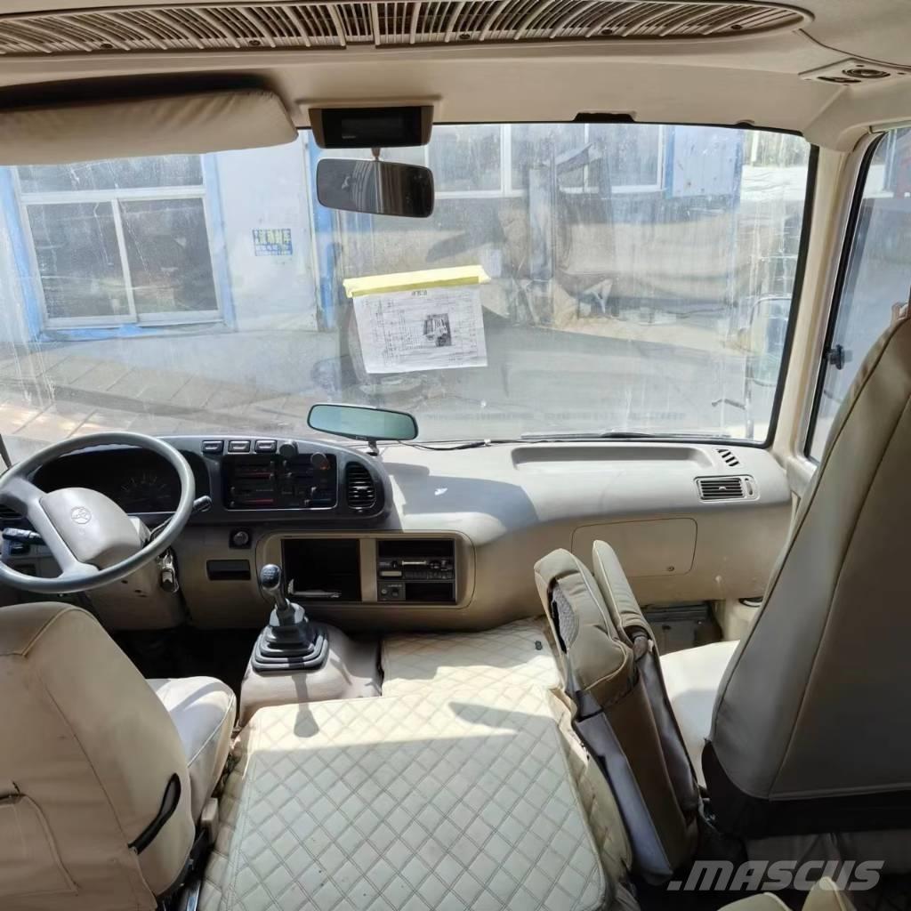 Toyota Coaster Bus Mini buszok