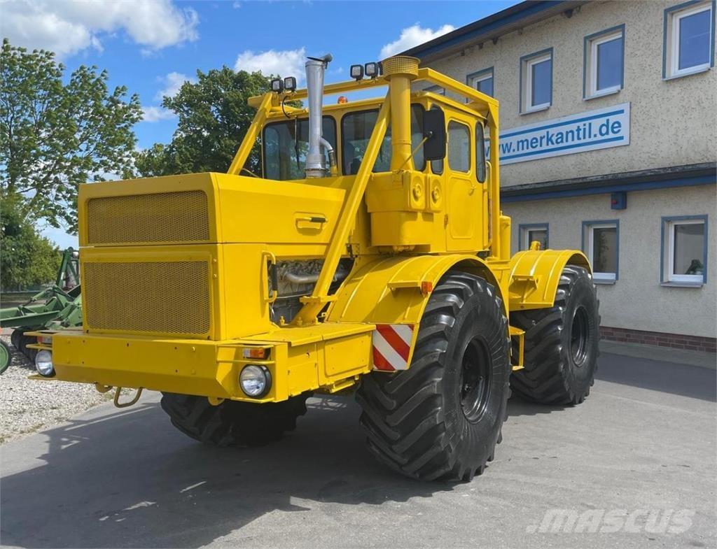 Kirovets K 701 V12 Traktorok
