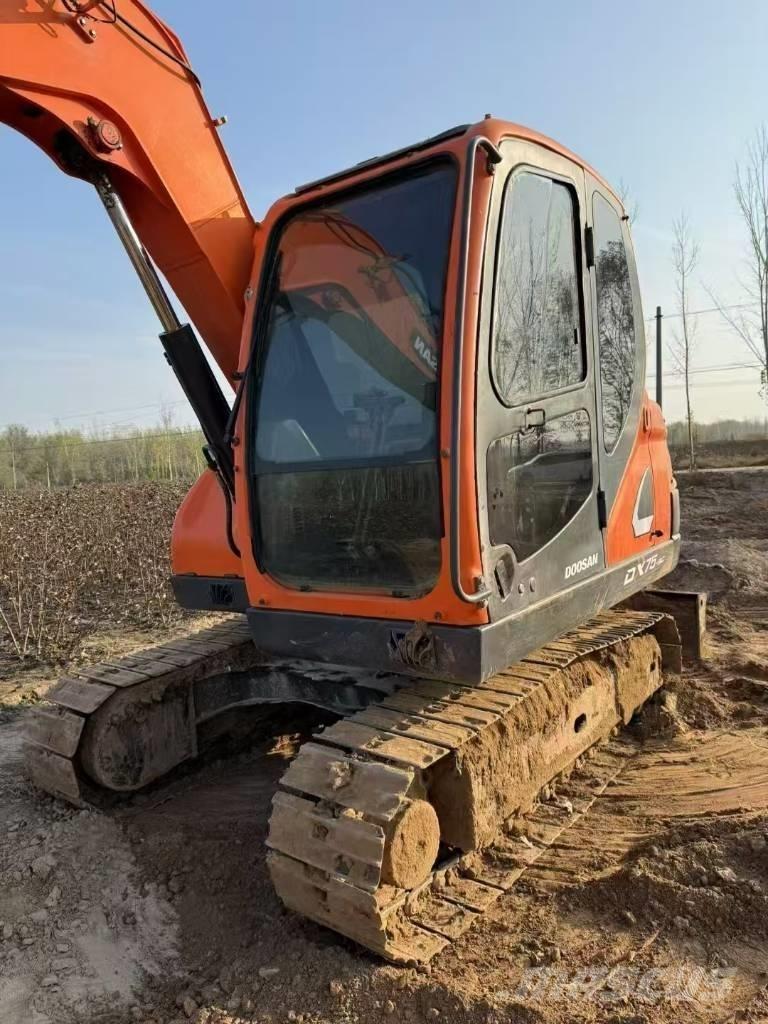 Doosan DX 75-9 C Lánctalpas kotrók