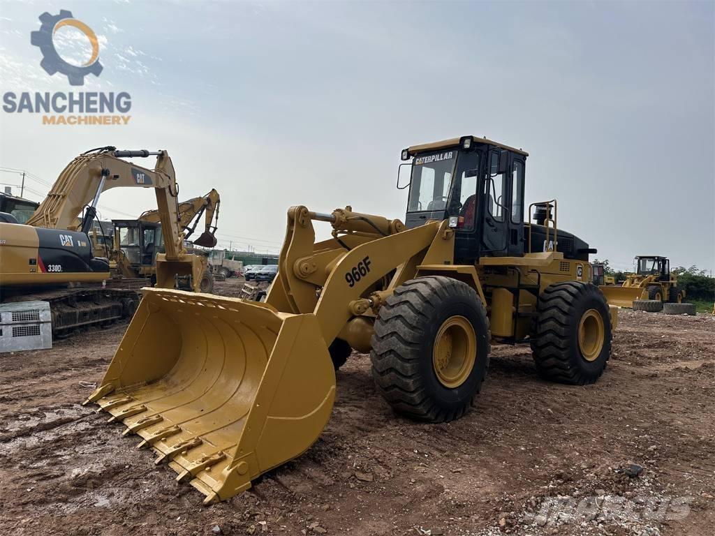 CAT 966F Gumikerekes homlokrakodók