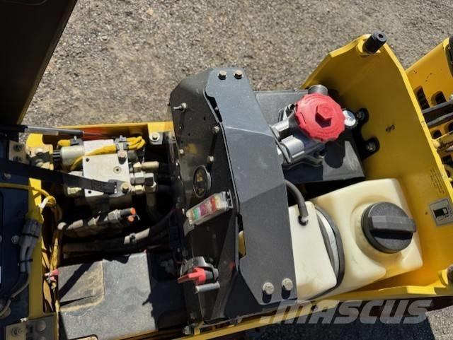 Bomag BMP 8500, Vält Ikerdobos hengerek