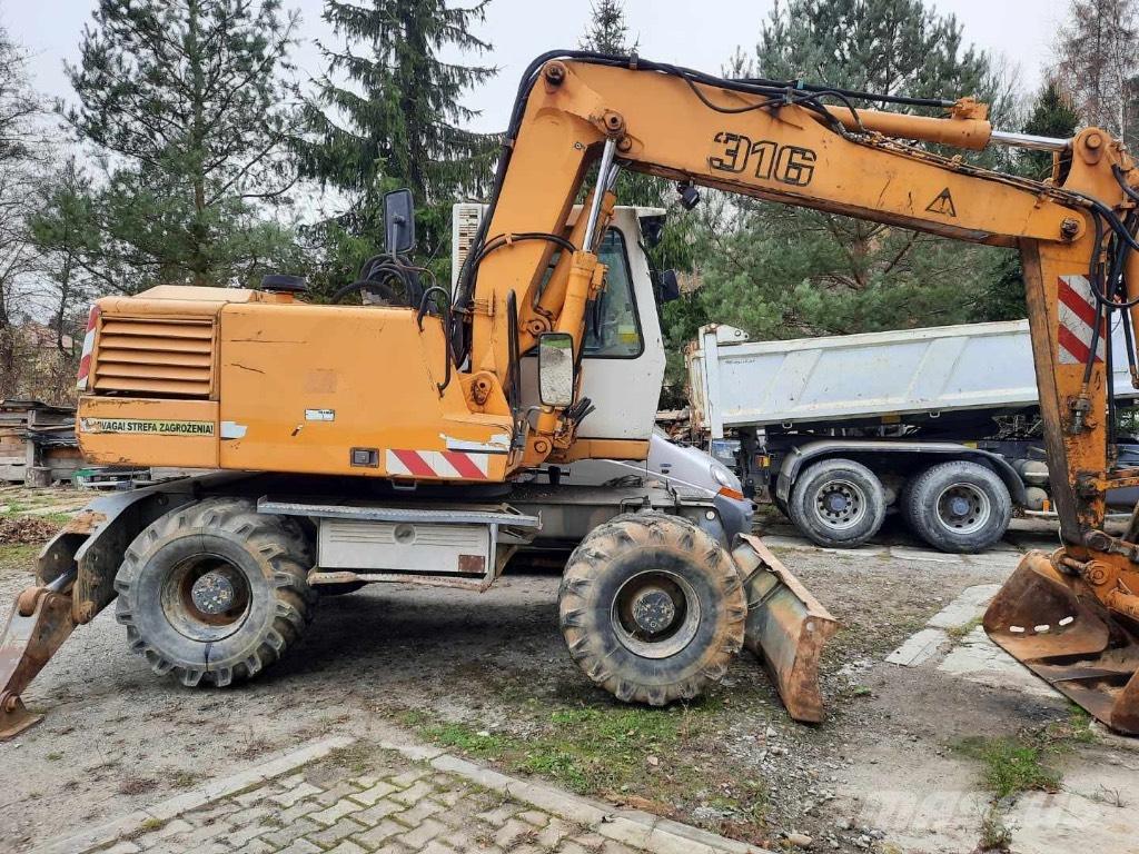 Liebherr A 316 Gumikerekes kotrók